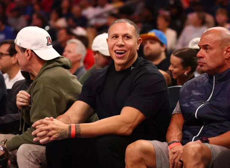 Mike Bibby hosts a podcast which was attended by Shaq in Arizona
