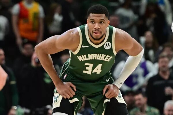 Bucks’ Giannis Antetokounmpo Predicted To Win NBA MVP