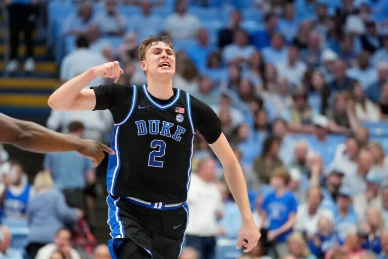 Duke and Cooper Flagg rocking the black jerseys at UNC.