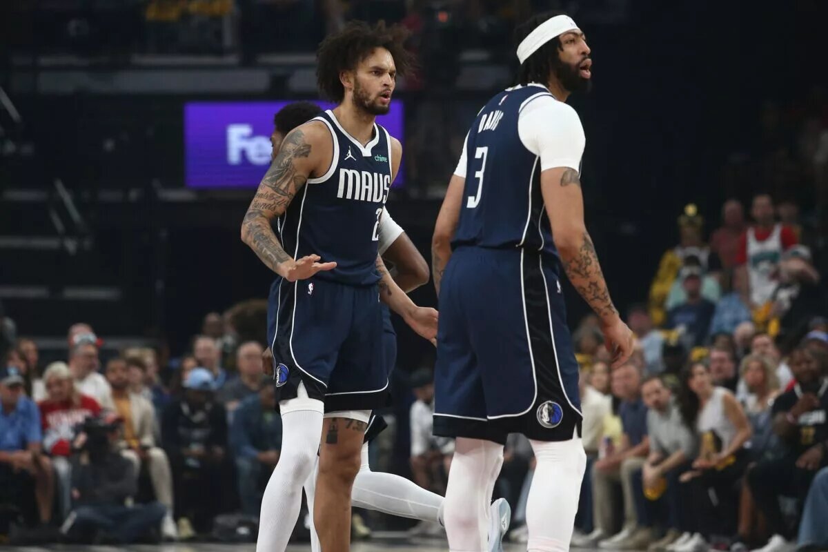 Dallas Mavericks center Dereck Lively II (2) and forward Anthony Davis