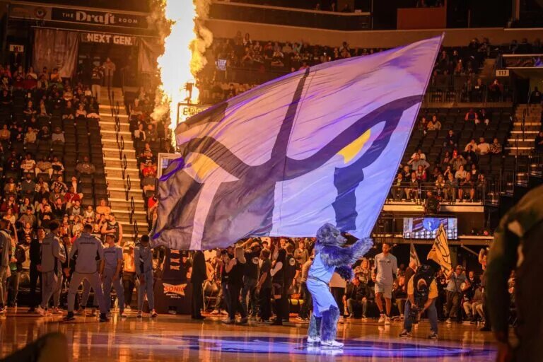 Memphis Grizzlies mascot and flag