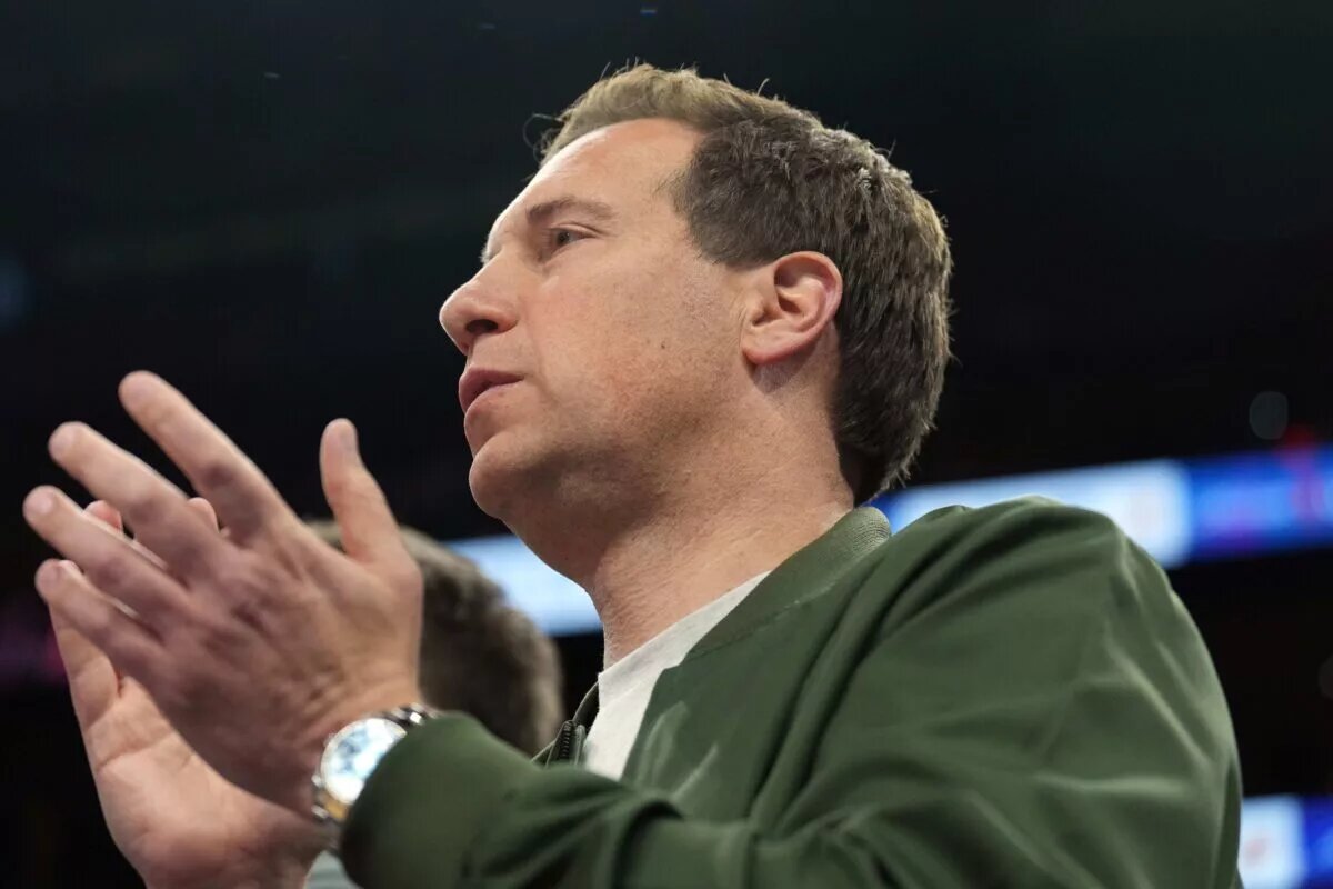 Feb 29, 2024; Phoenix, Arizona, USA; Phoenix Suns owner Matt Ishbia reacts against the Houston Rockets during the second half at Footprint Center. Mandatory Credit: Joe Camporeale-USA TODAY Sports