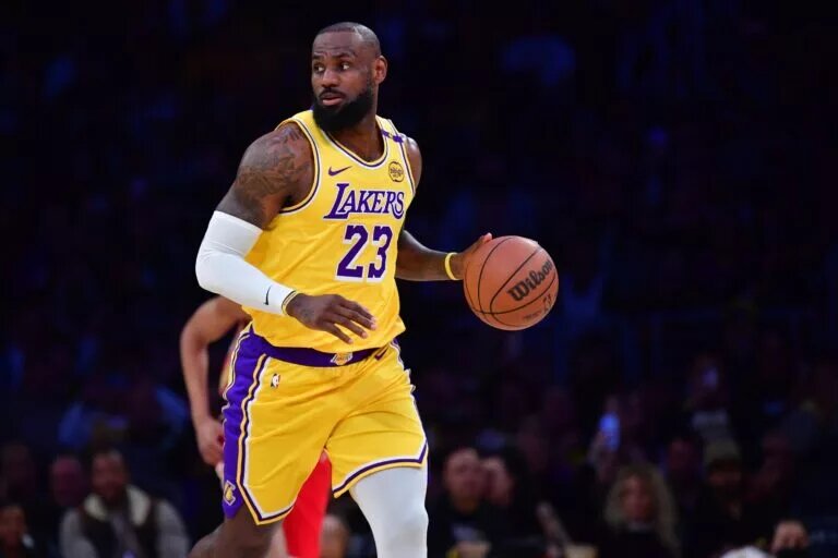 Los Angeles Lakers forward LeBron James scored 50K career points