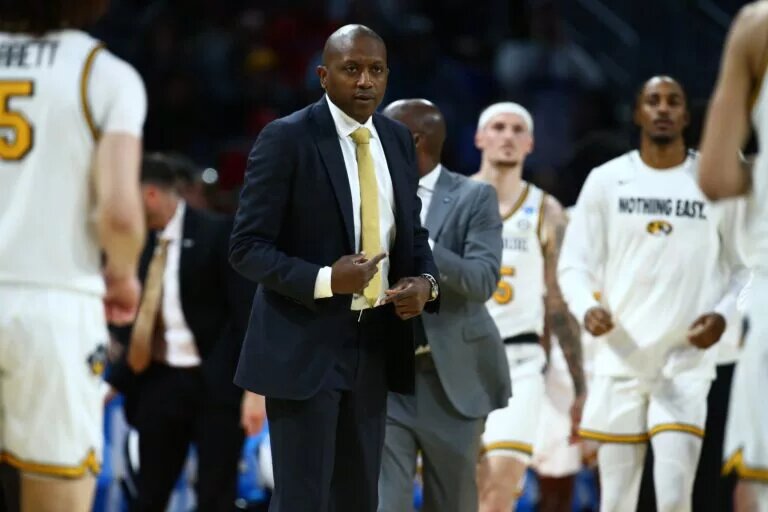 Missouri men's basketball head coach Dennis Gates