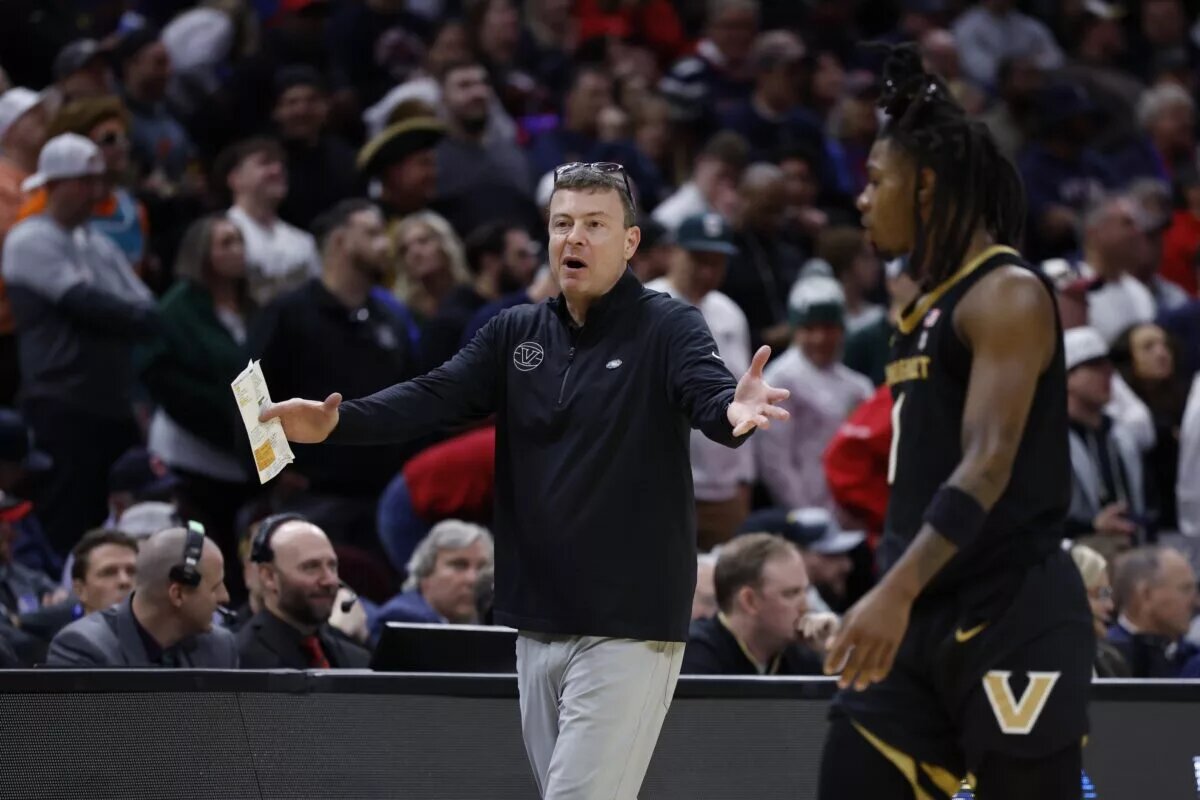 Mark Byington adding recruits