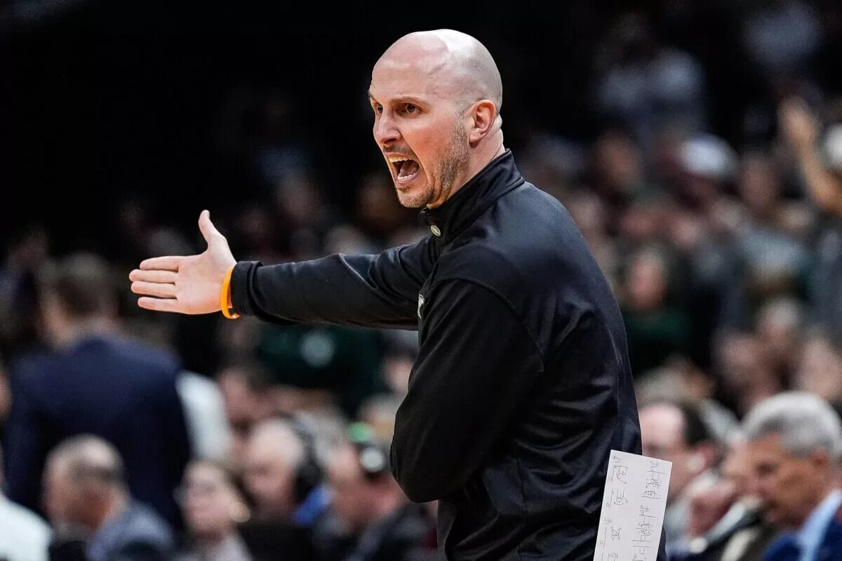 Bryant head coach Phil Martelli Jr. reacts to a play against Michigan State during the first half of the First Round of NCAA Tournament at Rocket Arena in Cleveland, Ohio on Friday, March 21, 2025. © Junfu Han / USA TODAY NETWORK via Imagn Images