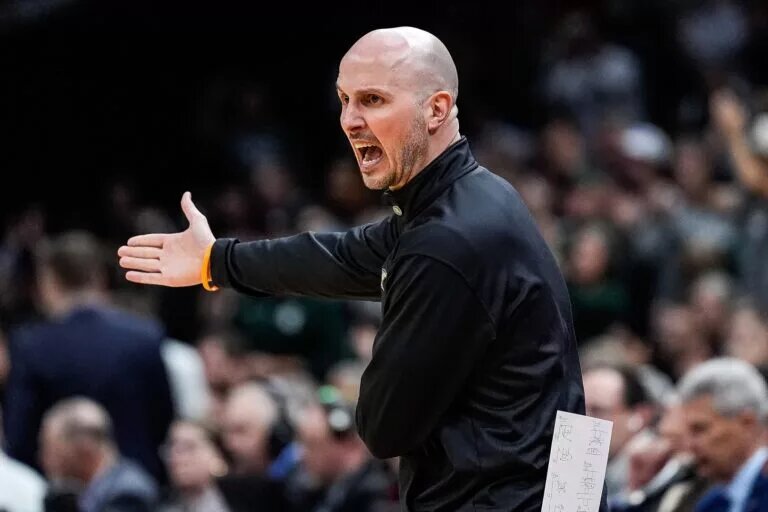 Bryant head coach Phil Martelli Jr. reacts to a play against Michigan State during the first half of the First Round of NCAA Tournament at Rocket Arena in Cleveland, Ohio on Friday, March 21, 2025. © Junfu Han / USA TODAY NETWORK via Imagn Images
