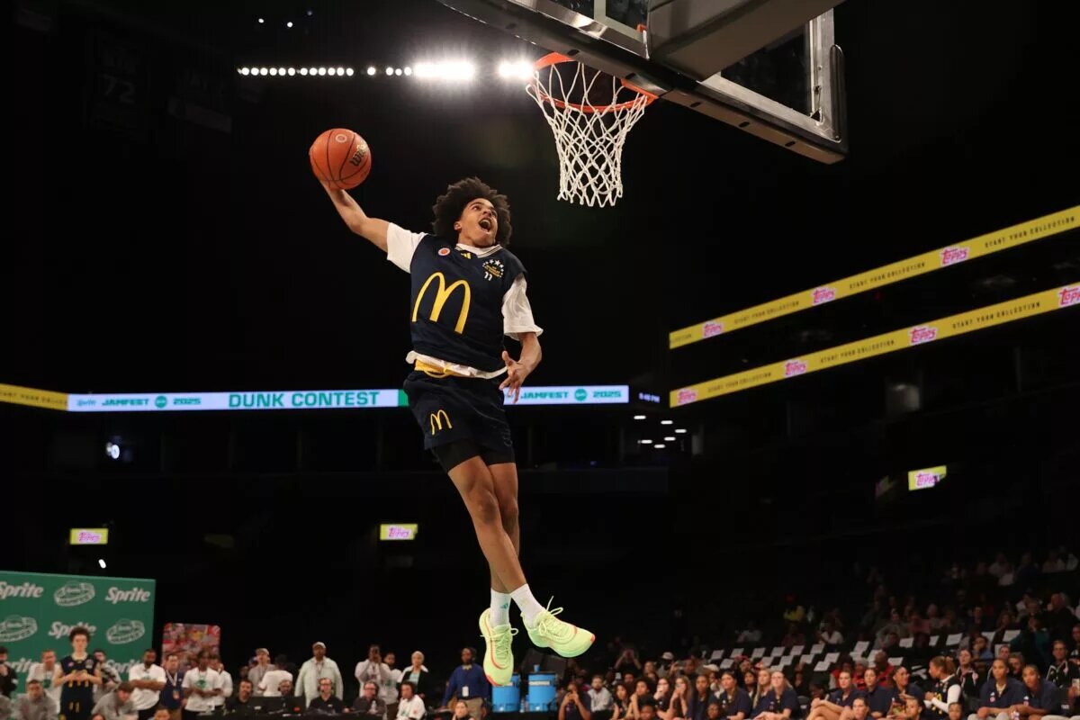 Mar 31, 2025; Brooklyn, New York, USA; McDonald’s All American West guard Mikel Brown Jr. (11) dunks the ball during the Sprite Jam Fest at Barclay's Center. Mandatory Credit: Pamela Smith-Imagn Images