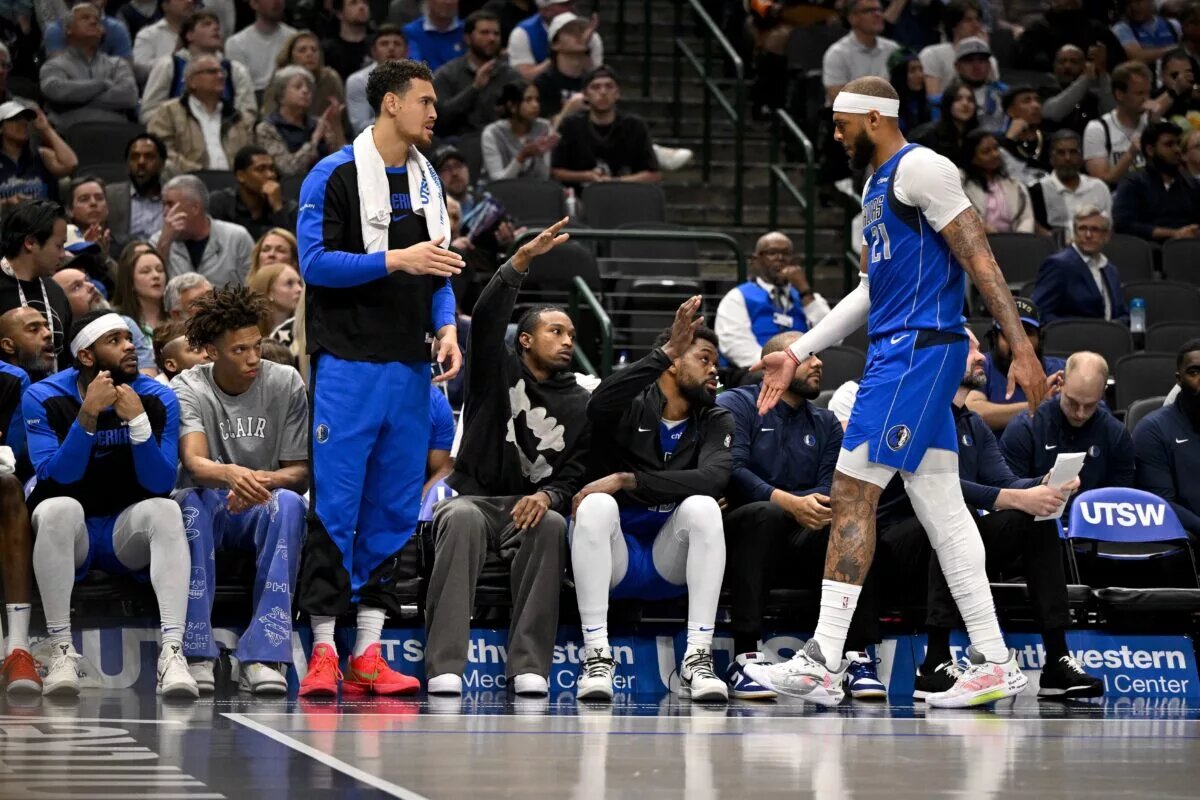 Dallas Mavericks centers Daniel Gafford and Dwight Powell