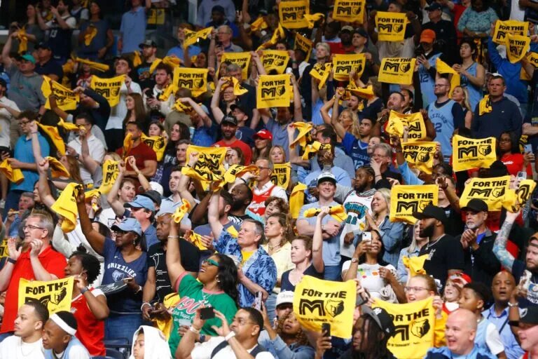 Memphis Grizzlies fans