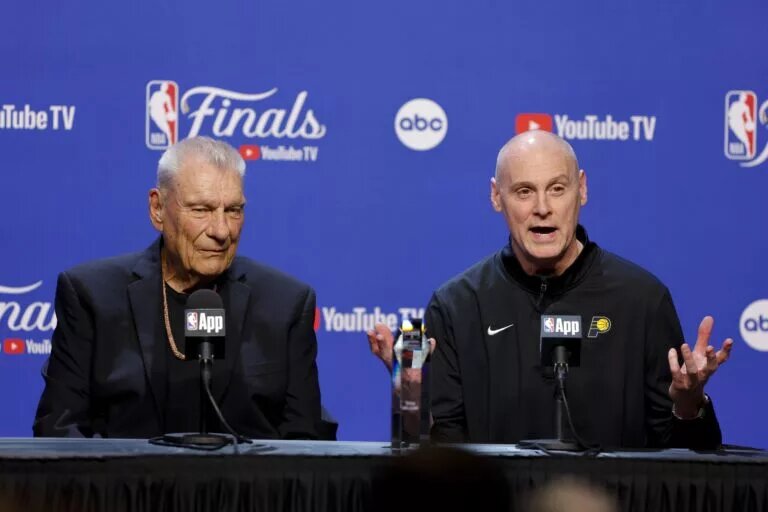 Jun 8, 2025; Oklahoma City, Oklahoma, USA; (from left) former general manager Don Nelson and Indiana Pacers head coach Rick Carlisle speak to the media before game two between the Oklahoma City Thunder and the Indiana Pacers in the 2025 NBA Finals at Paycom Center. Mandatory Credit: Alonzo Adams-Imagn Images