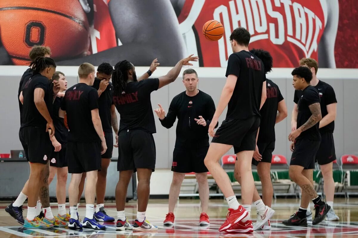 Ohio State Buckeyes head coach Jake Diebler talks to his team during offseason practice at the Schottenstein Center on June 18, 2025.