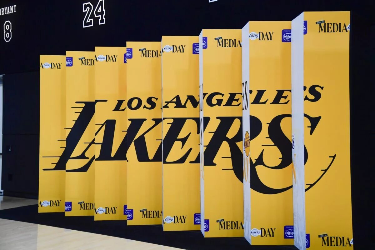 Los Angeles Lakers room facade