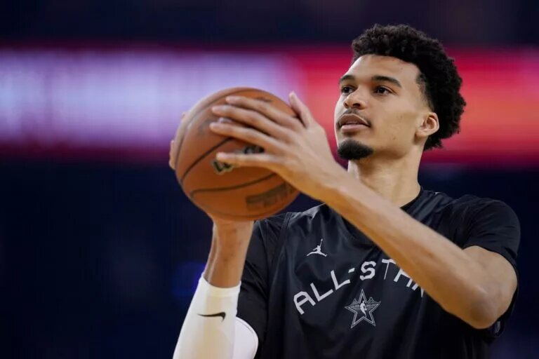 Feb 15, 2025; Oakland, CA, USA; Chuck’s Global Stars forward Victor Wembanyama (1) of the San Antonio Spurs warms up during the NBA All Star-Practice at Oracle Arena. Mandatory Credit: Cary Edmondson-Imagn Images