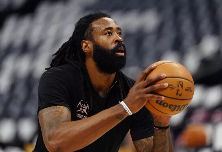 New Orleans Pelicans sign center DeAndre Jordan