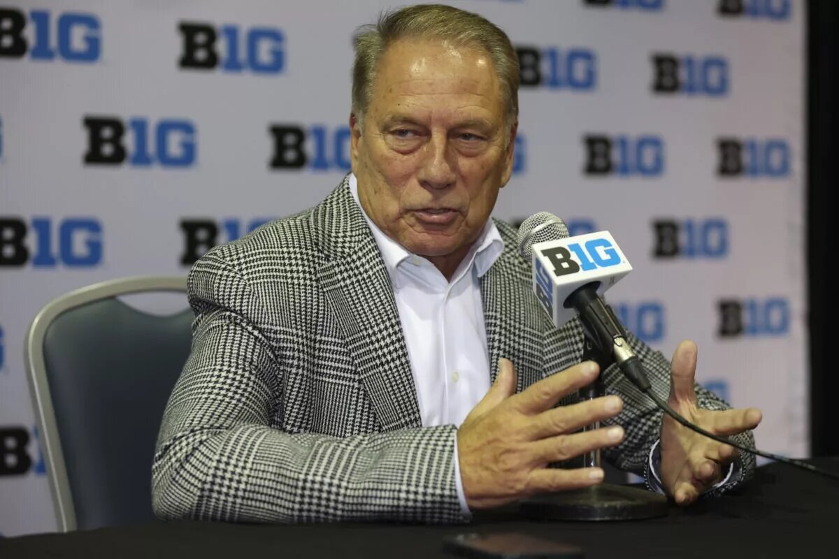 Oct 9, 2025; Rosemont, IL, USA; Michigan State head coach Tom Izzo speaks during Big Ten MenÕs Basketball Media Days at the Donald E. Stephens Convention Center. Mandatory Credit: Talia Sprague-Imagn Images