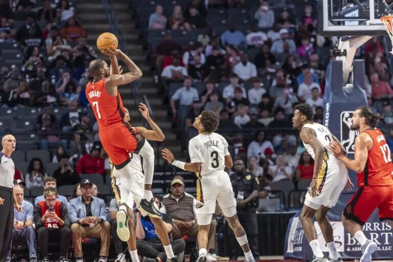 Houston Rockets forward Kevin Durant