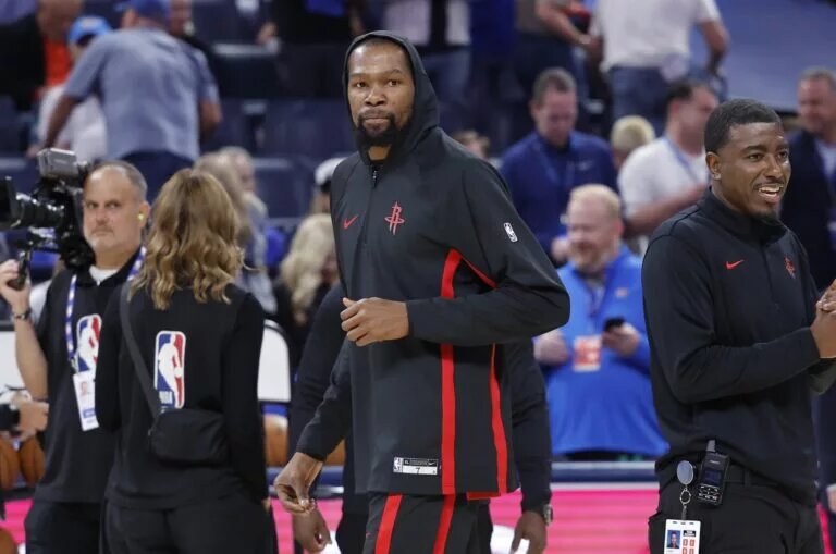 Kevin Durant’s passivity was a concern in the Rockets game against OKC