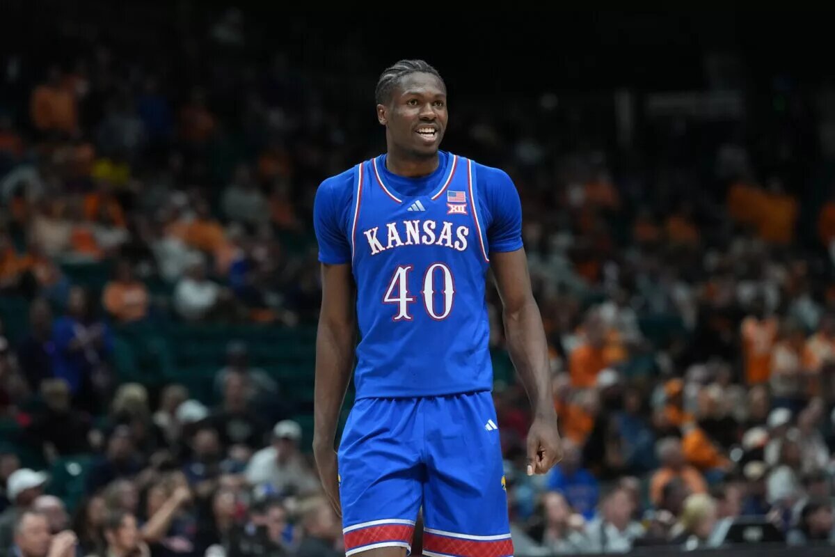Kansas Jayhawks forward Flory Bidunga (40) reacts in the second half against the Tennessee Volunteers in the 2025 Players Era Festival third place game at MGM Grand Garden Arena.
