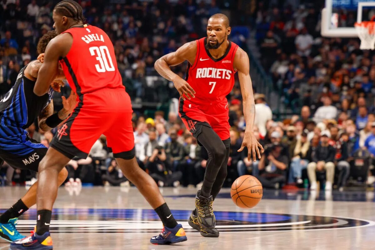 Dec 6, 2025; Dallas, Texas, USA; Houston Rockets forward Kevin Durant (7) dribbles during the first quarter against the Dallas Mavericks at American Airlines Center. Mandatory Credit: Andrew Dieb-Imagn Images