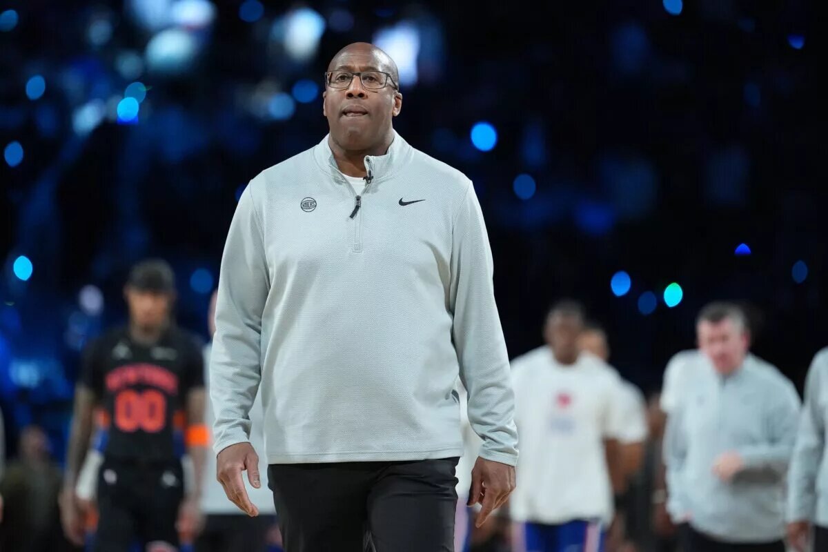 Dec 16, 2025; Las Vegas, Nevada, USA; New York Knicks head coach Mike Brown during the Emirates NBA Cup Final at T-Mobile Arena. Mandatory Credit: Kirby Lee-Imagn Images