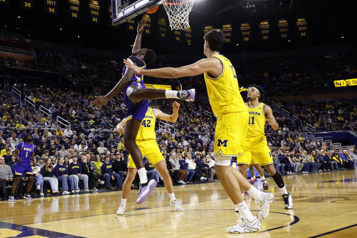 Aday Mara and Michigan basketball continues to throttle opponents as they look to claim the Big Ten in 2025-26.