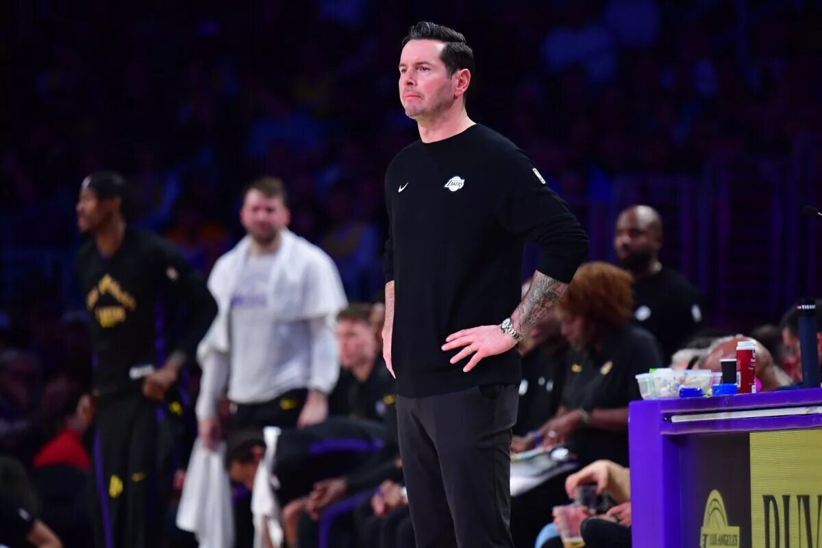 Are the Lakers a bad rebounding team?