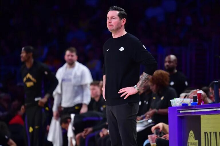 Are the Lakers a bad rebounding team?