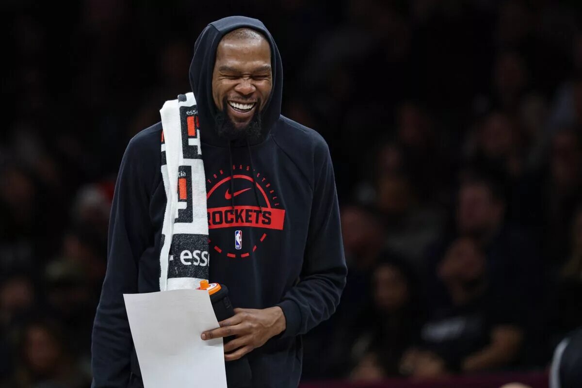 Kevin Durant is enjoying the Rockets' win streak.