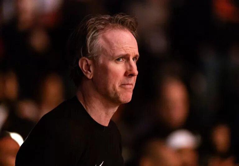 Jan 11, 2026; Phoenix, Arizona, USA; Washington Wizards head coach Brian Keefe against the Phoenix Suns at Mortgage Matchup Center. Mandatory Credit: Mark J. Rebilas-Imagn Images