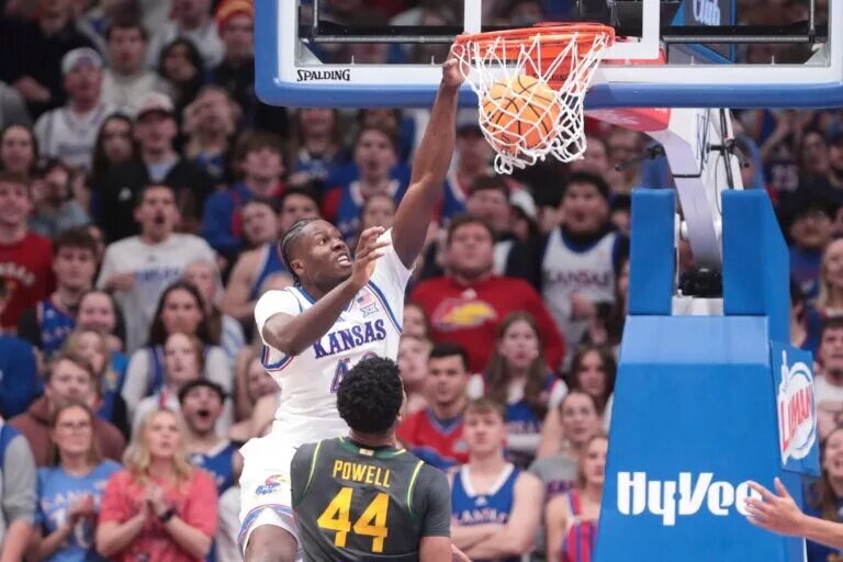 Kansas Jayhawks forward Flory Bidunga (40) dunks the ball against Baylor Bears during the game inside Allen Fieldhouse on Jan. 16, 2026.