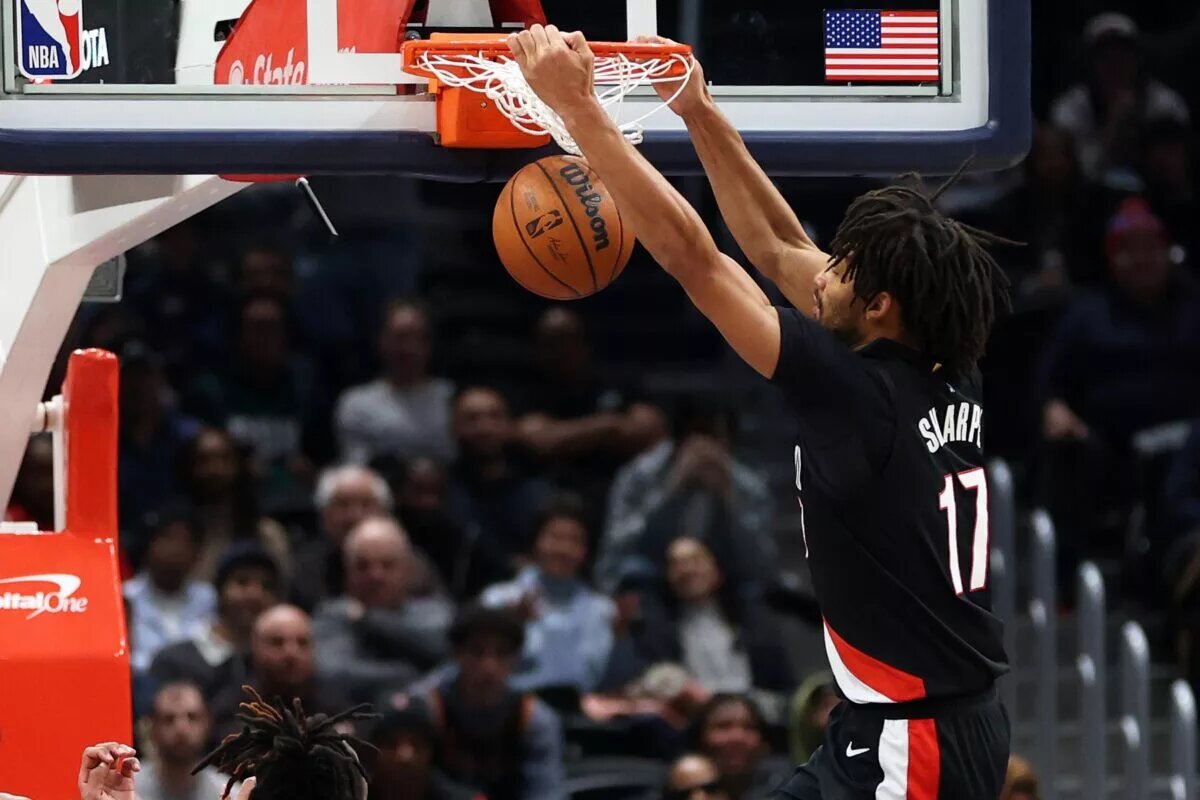 Jan 27, 2026; Washington, District of Columbia, USA; Portland Trail Blazers guard Shaedon Sharpe (17) dunks during the second half against the Washington Wizards at Capital One Arena. Mandatory Credit: Daniel Kucin Jr.-Imagn Images