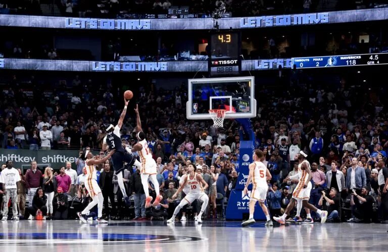Dallas Mavericks trade candidate Anthony Davis hits game-winner over Atlanta Hawks center Onyeka Okongwu