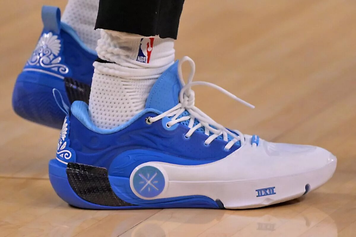 Nov 28, 2025; Los Angeles, California, USA; The basketball sneakers worn by Dallas Mavericks guard D'Angelo Russell (5) as he warms up prior to the game against the Los Angeles Lakers at Crypto.com Arena. Mandatory Credit: Jayne Kamin-Oncea-Imagn Images