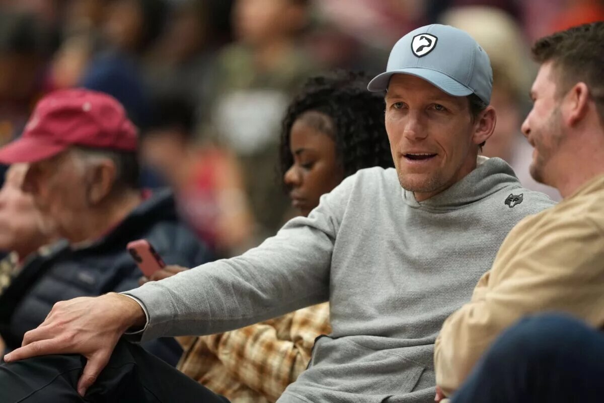 Mike Dunleavy Jr. recently filled the Warriors open 2-wat spot, but still has an open spot on 15-man roster.