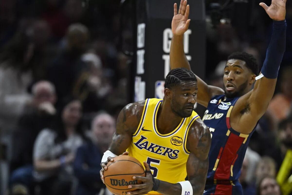 Trail Blazers are familiar with the struggles of playing Deandre Ayton which the Lakers are just finding out