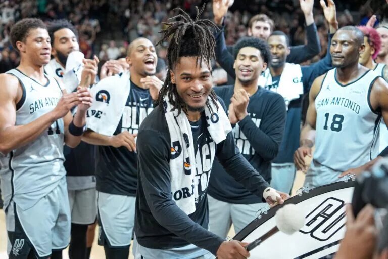 Can Spurs' Stephon Castle continue his recent award winning play?