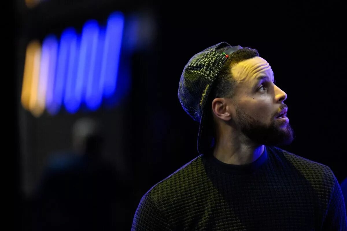 Feb 11, 2026; San Francisco, California, USA; Golden State Warriors guard Stephen Curry (30) takes the court before the game against the San Antonio Spurs at Chase Center. Mandatory Credit: Eakin Howard-Imagn Images