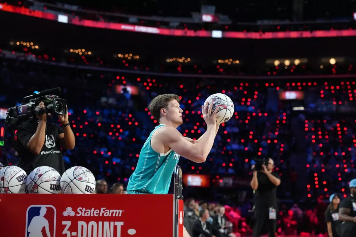 Feb 14, 2026; Los Angeles, CA, USA; Charlotte Hornets forward Kon Knueppel (7) competes in the three point contest during the 2026 NBA All Star Saturday Night at Intuit Dome. Mandatory Credit: Kirby Lee-Imagn Images