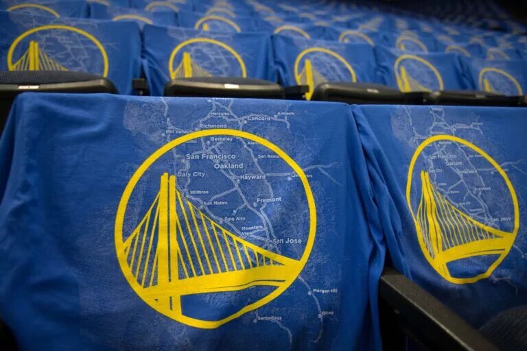 It's time for the Golden State Warriors to change their logo to a late-90s aesthetic. It gives the City of San Francisco an opportunity to further connect with this team.