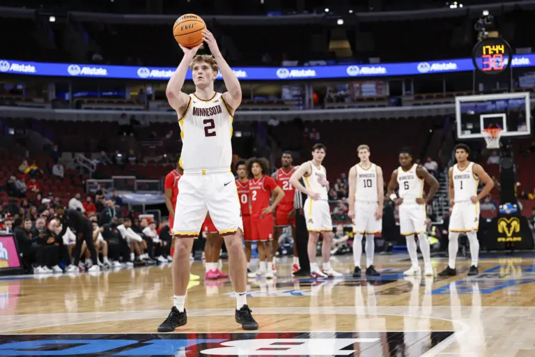 Mar 11, 2026; Chicago, IL, USA; Minnesota Golden Gophers forward Grayson Grove (2) shoots a free throw against the Rutgers Scarlet Knights during the second half at United Center. Mandatory Credit: Kamil Krzaczynski-Imagn Images