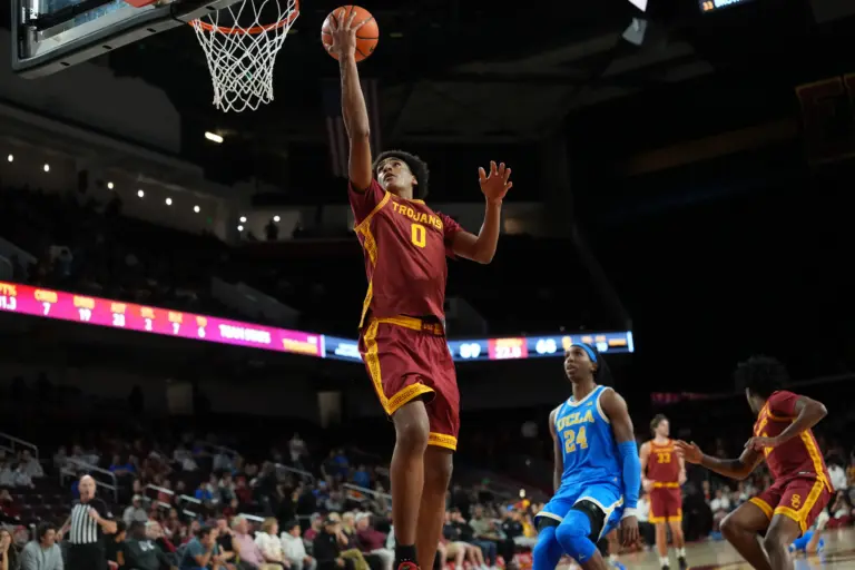 Alijah Arenas has decided to return to USC after declaring for the NBA draft recently.