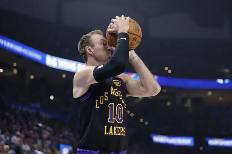 Lakers have to rethink their long-term Luke Kennard plans after his first career triple-double