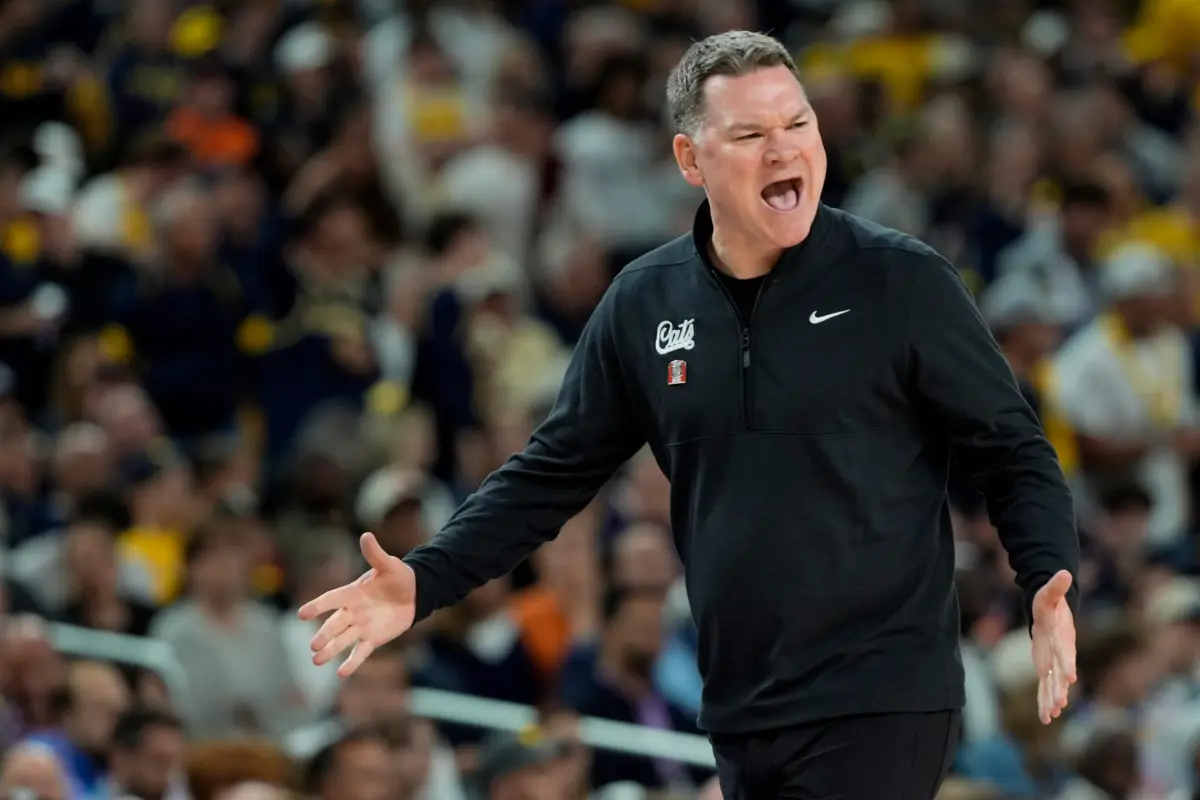 Arizona's Tommy Lloyd still has work to do on the recruiting trail. Arizona hosting shot-blocking big man.