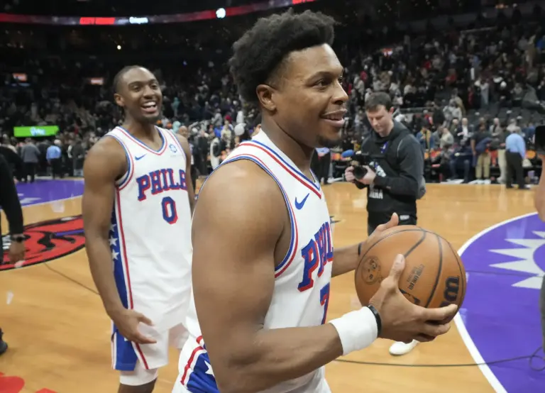 A Kyle Lowry Raptors return could give Toronto veteran leadership while allowing the franchise legend to retire where his carrer means the most.