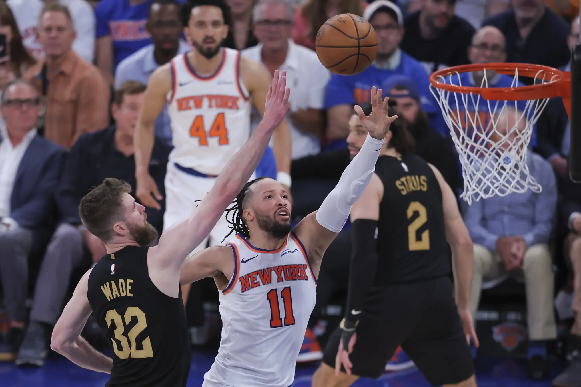 Fixing The Lakers' Bench Crisis With 6 High-IQ Playoff Risers