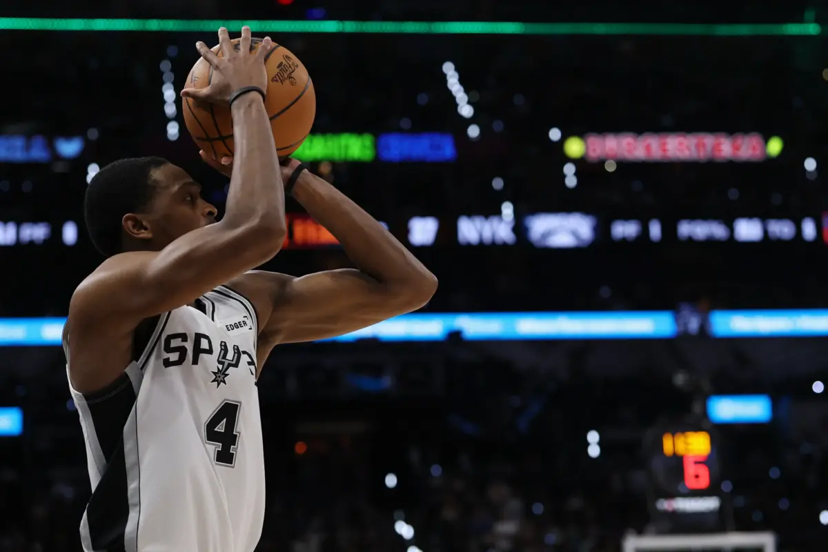 The San Antonio Spurs' had an unbelievable season. But after falling to the Jew York Knicks in some spectacular fashion, the Spurs need to fix somethings in the offseason.