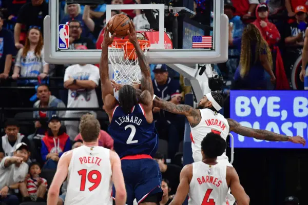 Kawhi Leonard Heading Back to Toronto in Blockbuster Trade