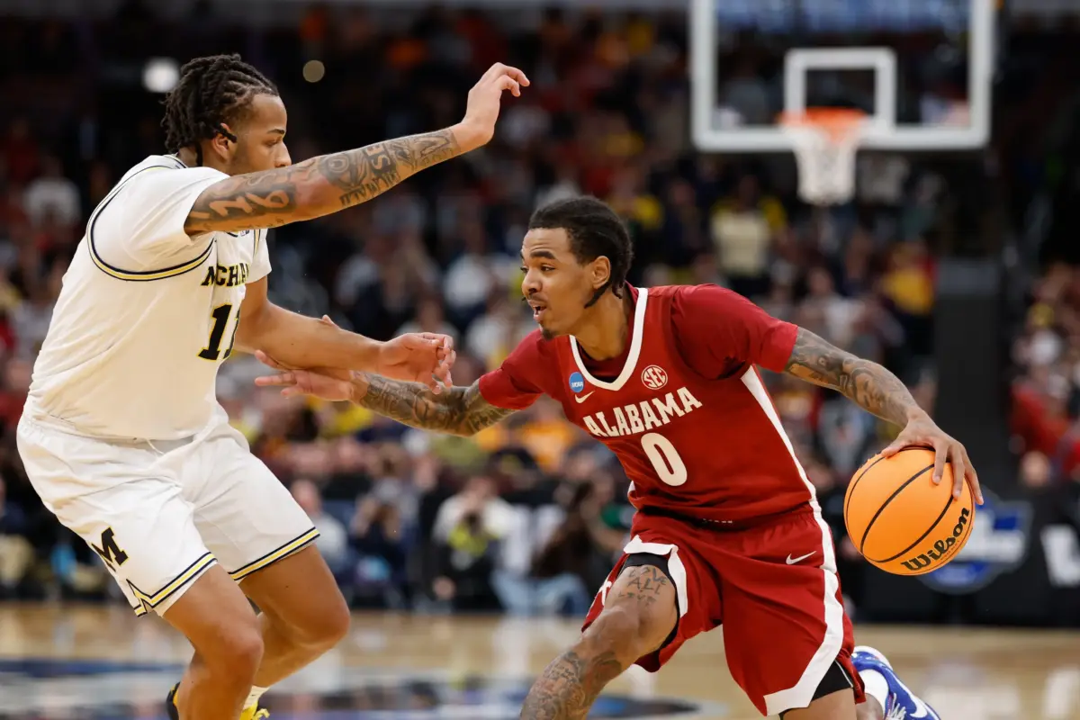 Mar 27, 2026; Chicago, IL, USA; Alabama Crimson Tide guard Labaron Philon Jr. (0) looks to pass during the first half against the Michigan Wolverines during a Sweet Sixteen game of the Midwest Regional of the men's 2026 NCAA Tournament at United Center. Mandatory Credit: Kamil Krzaczynski-Imagn Images. Philon can be a replacement option for Coby White if the Hornets cannot bring him back.