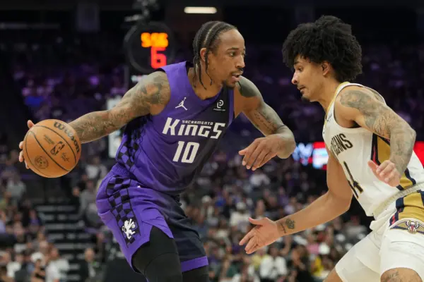 Heat and Raptors Suitors for DeRozan and 2 Other Veterans, But They May Have to Wait for Big Domino to Fall
